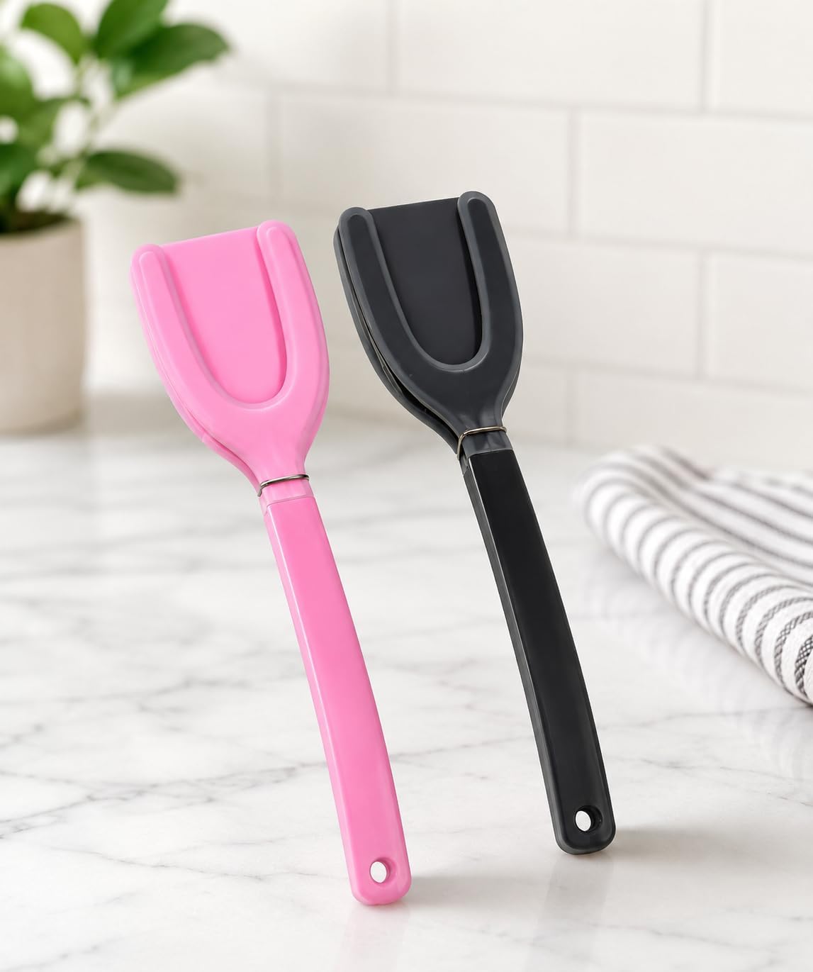 Egg Flipper Spatula Tongs, 2-in-1 Grip & Flip Kitchen Tongs, Non-Stick Silicone Spatula for Eggs, Pancakes, Fish, Omelets & Burgers, Heat Resistant Cooking Utensils, Set of 2